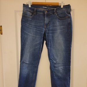 Old Navy Boyfriend Straight Jean, Size 8